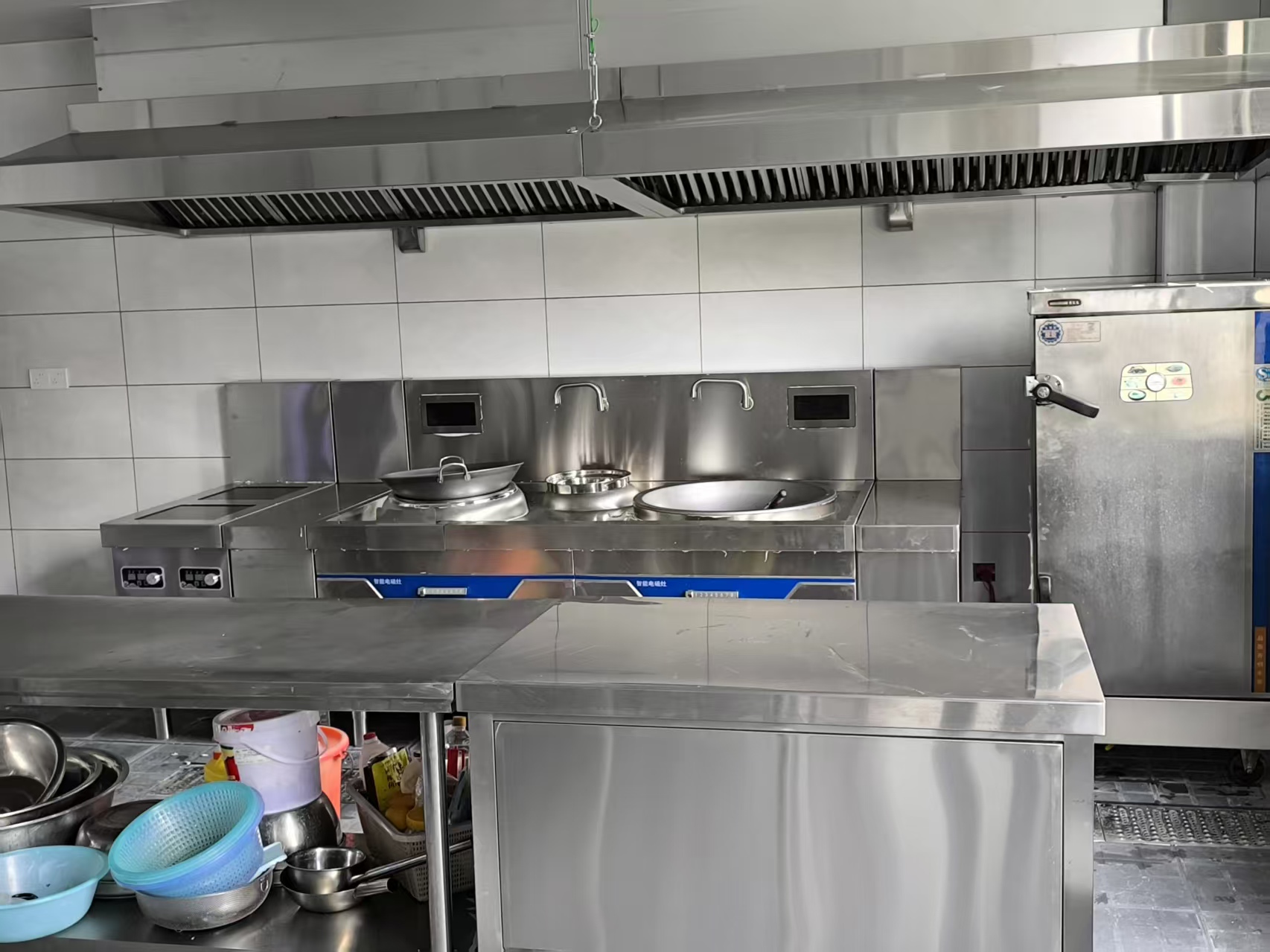 湖北瑞特利藥業(yè)員工餐廳